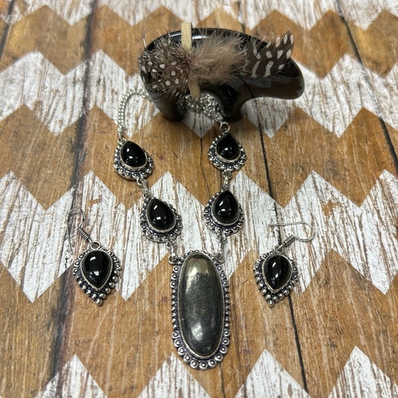 Apache Gold Jewelry Set - Picture 2 of 14